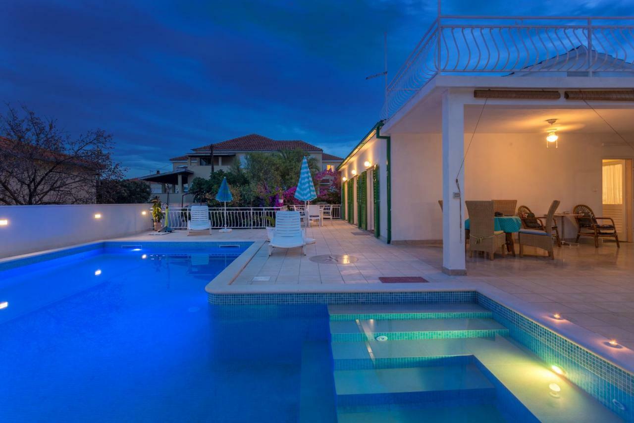 Aras Wind Rose Villa Supetar Exterior photo