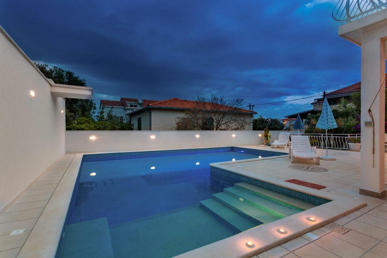 Aras Wind Rose Villa Supetar Exterior photo